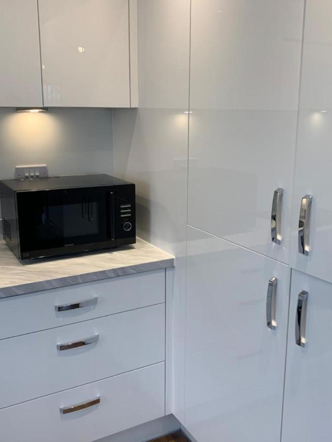 Lakeside 2 Bed Luxury Apartment No Parties No Events Early Check-In Late Check- Out Allowed เวสต์เทอร์ร็อค ภายนอก รูปภาพ